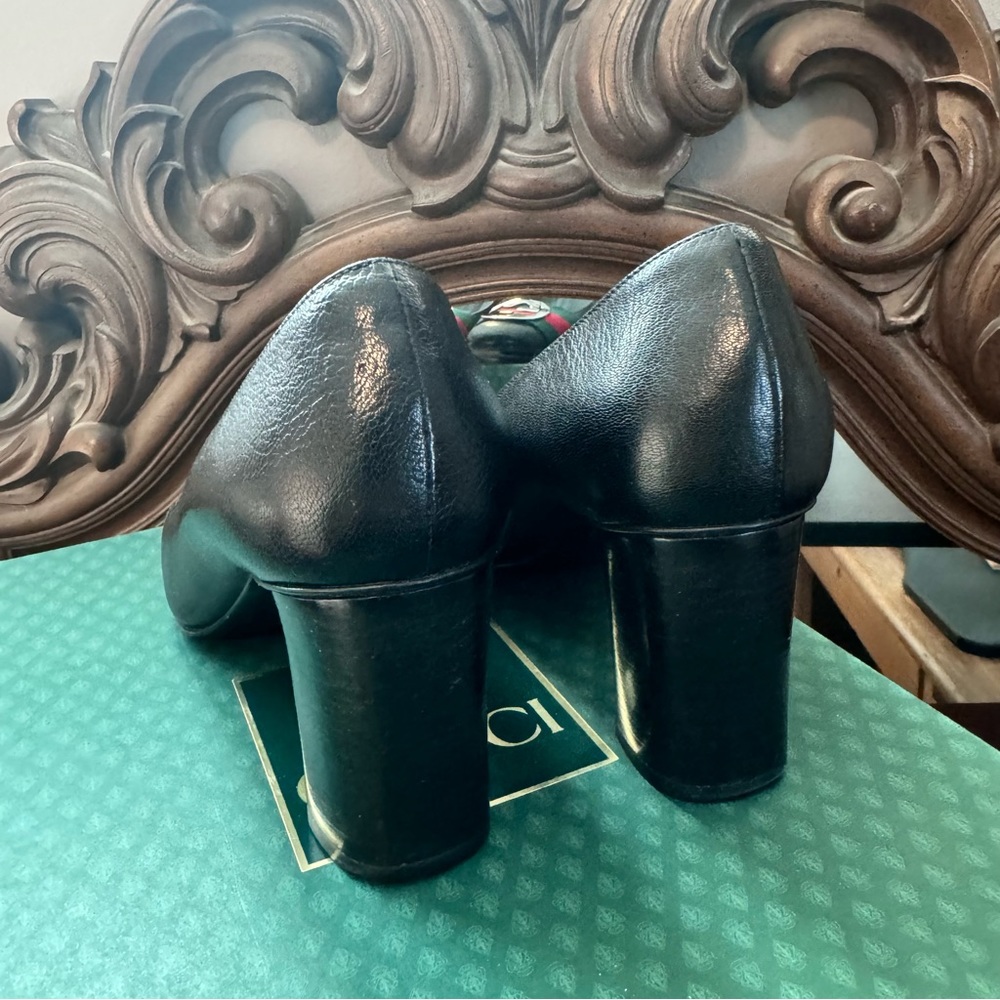 Gucci Black Heels with Red and Green Accents - Picture 6 of 11